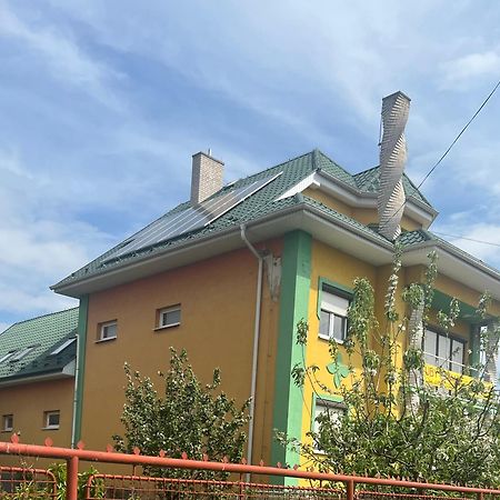 Lacne Ubytovanie Gabcikovo Hotel Exterior photo